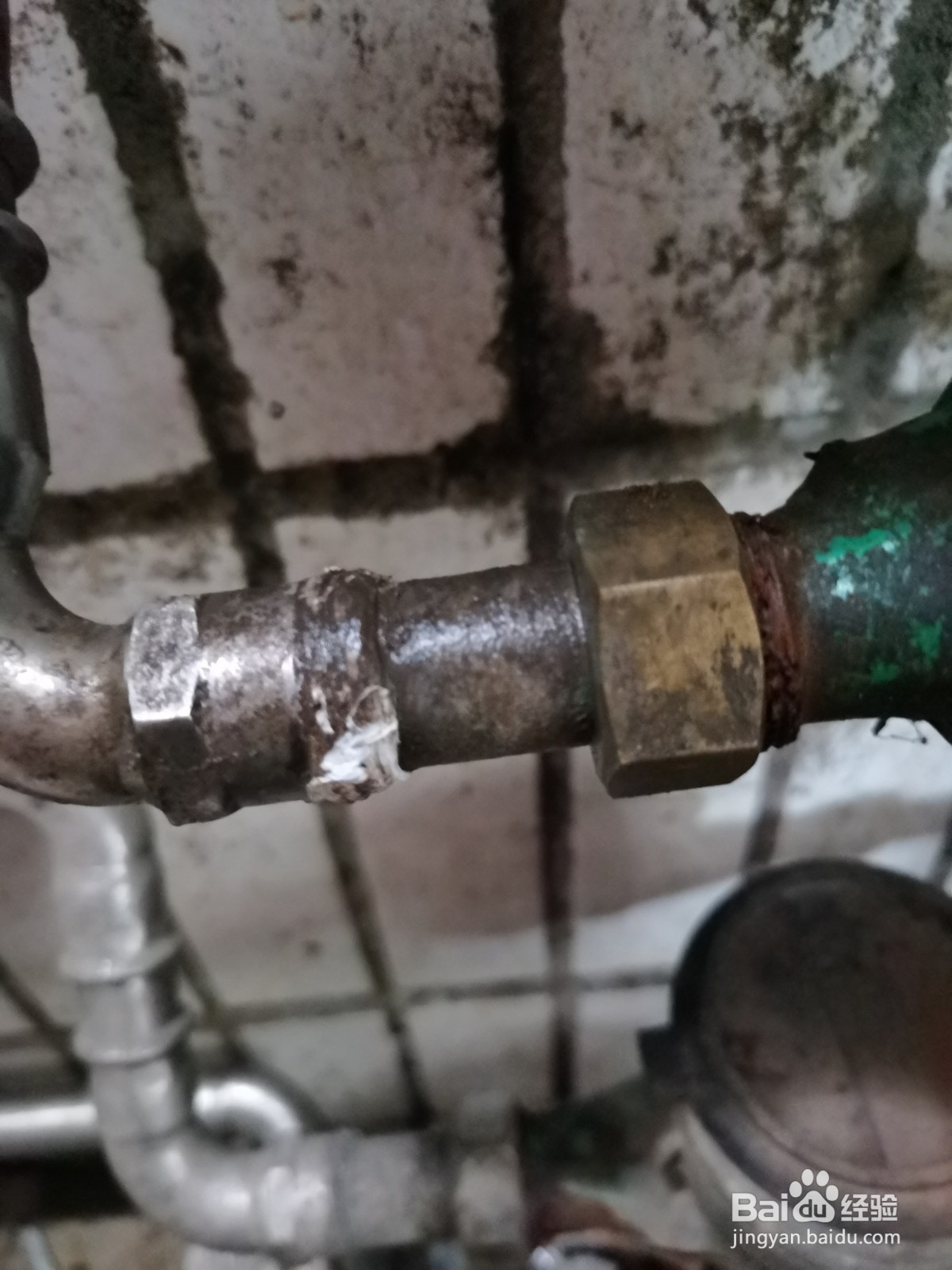 热熔水管时水闸关不掉水怎么办?