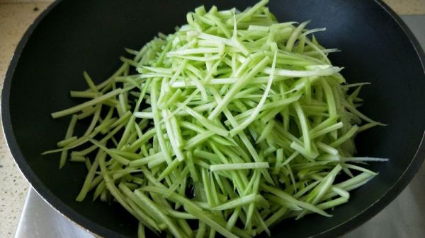 胡麻油清炒芥兰丝