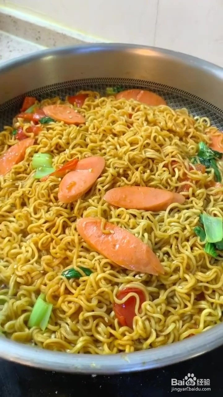 如何制作火腿炒面