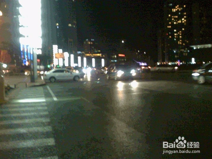 老年人怎样在夜晚驾驶车辆更安全