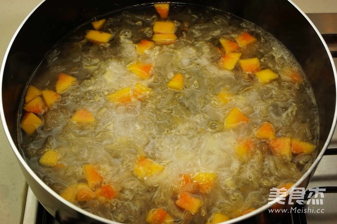 木瓜银耳炖的做法