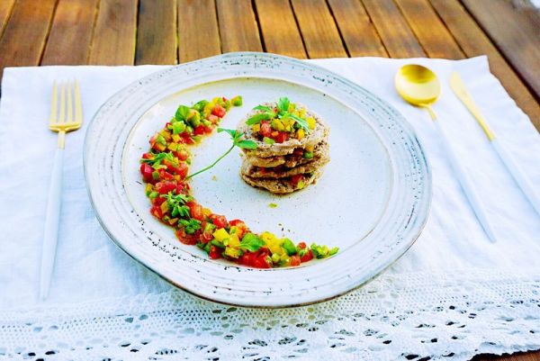 煎猪排配番茄沙汁