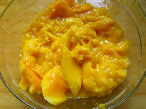 芒果鲜奶冰激凌