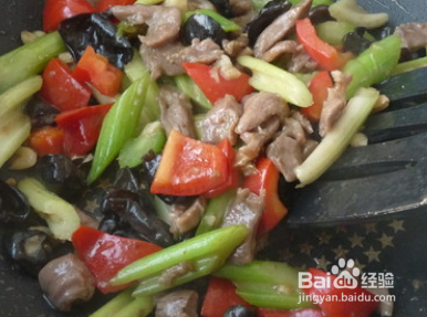 木耳芹菜小炒肉