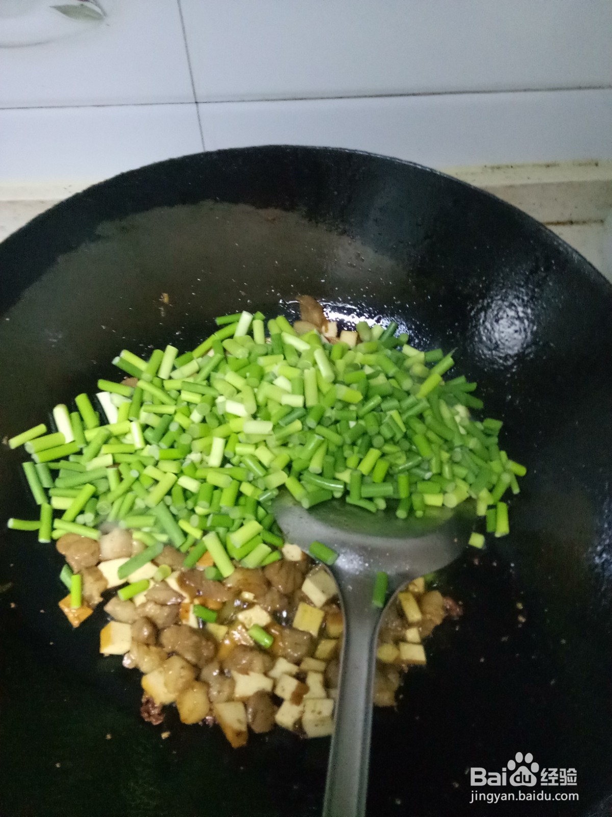 蒜薹炒豆干肉丁