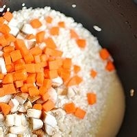 电饭煲排骨焖米饭