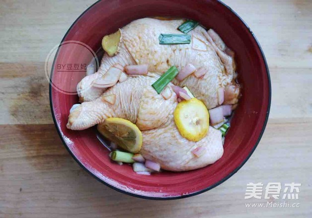 柠香黑椒烤鸡腿