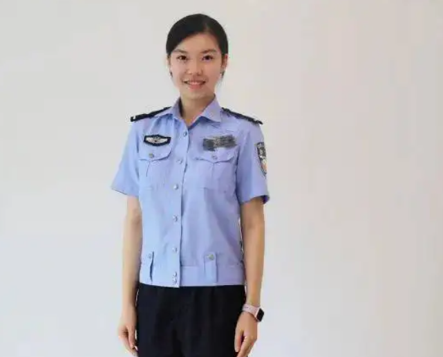 交警穿的是什么服装