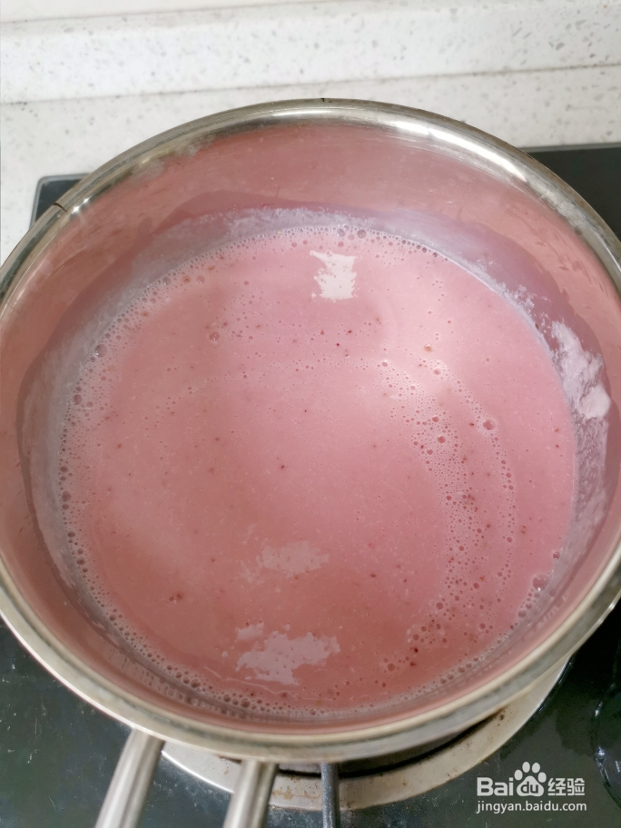 宝宝也爱吃的草莓酸奶布丁