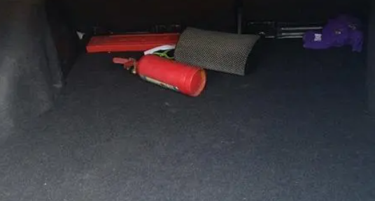 10蓝鸟后备箱拉手在哪