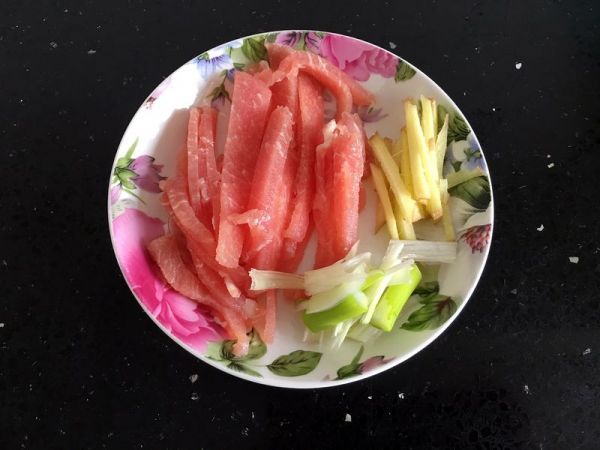 尖椒肉丝土豆片