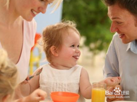 宝宝两岁半上早教精神不集中怎么办