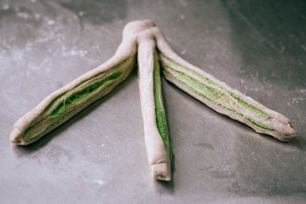 黑米斑斓奶酥面包