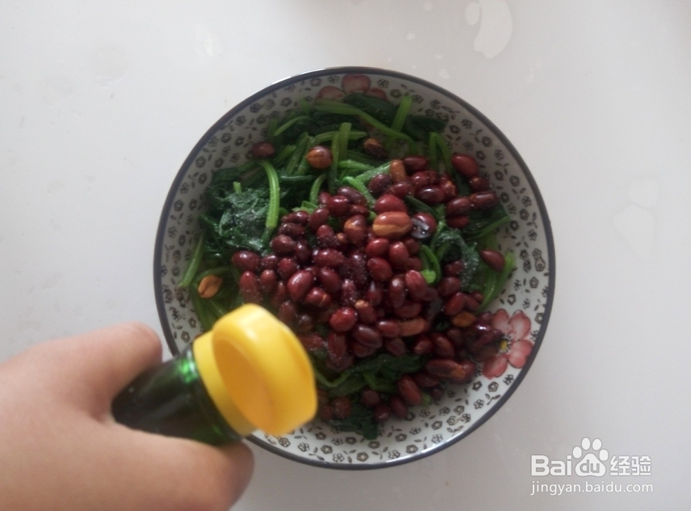 怎样制作果仁菠菜？