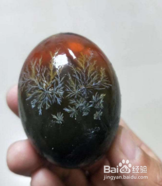 为什么皮蛋的蛋黄多呈青黑色