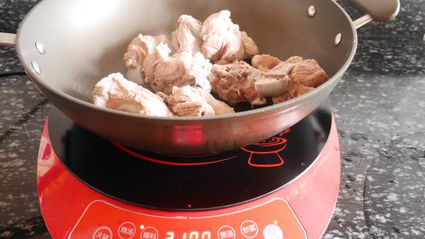 萝卜枸杞筒骨汤