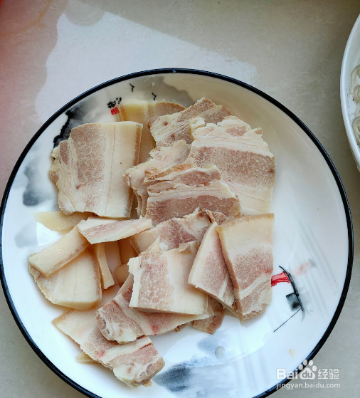 五花肉酸菜炖粉条，酸爽美味，好吃下饭