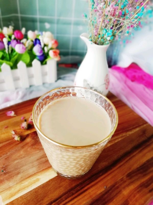黑糖玫瑰花奶茶