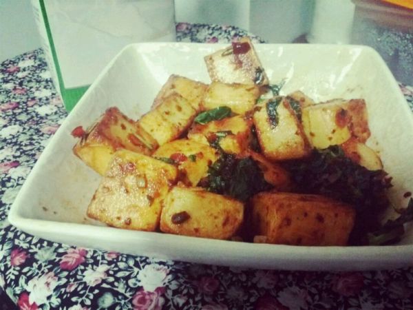 罗勒叶香辣炒鱼豆腐
