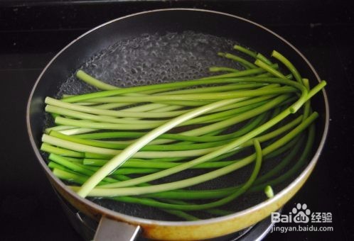 家常版凉拌蒜心是如何做的?教程图解