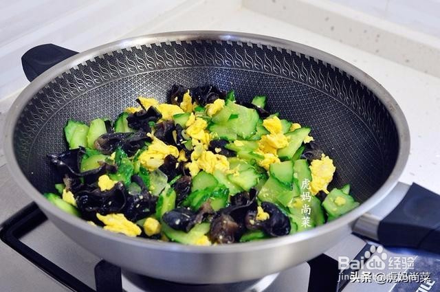 年后清肠胃菜:黄瓜木耳炒鸡蛋的