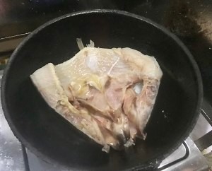怎么做鲜美鱼头豆腐汤
