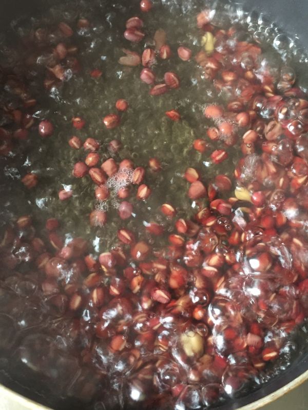 红豆薏米猪蹄汤