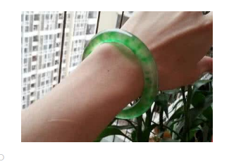 翡翠挂件有一点磕碰怎么办