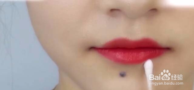 自贡玲丽彩妆教大家如何用一支口红化出八种唇妆