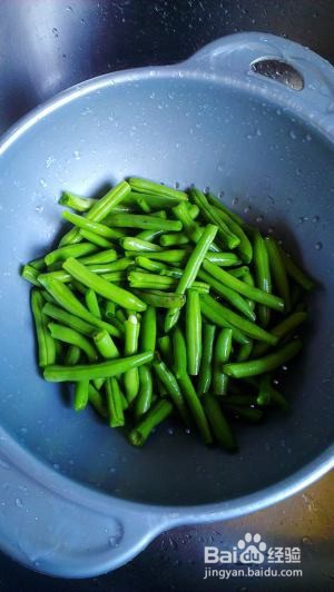 食补养生豆角炖排骨的做法