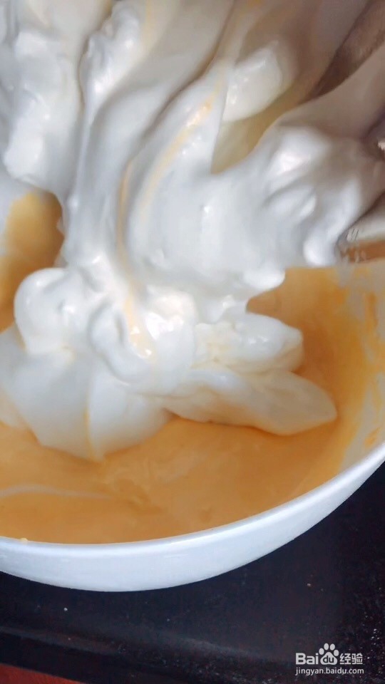 小孩子爱吃的甜味榴莲蛋糕卷