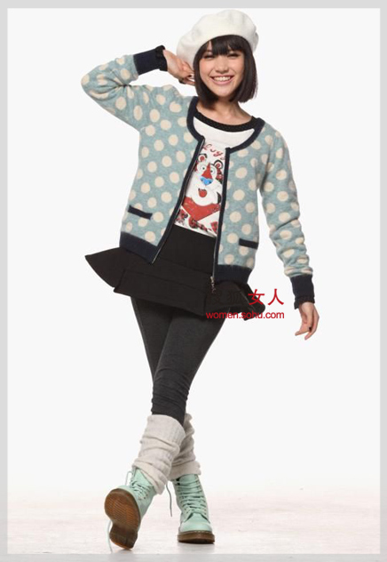 怎样搭配花样羊绒衫