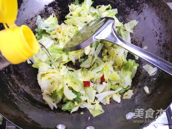 酸辣包菜的做法