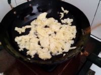 鸡蛋炒粉条的做法