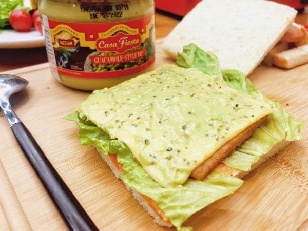 牛油果酱三明治