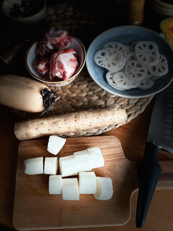 莲藕山药排骨汤