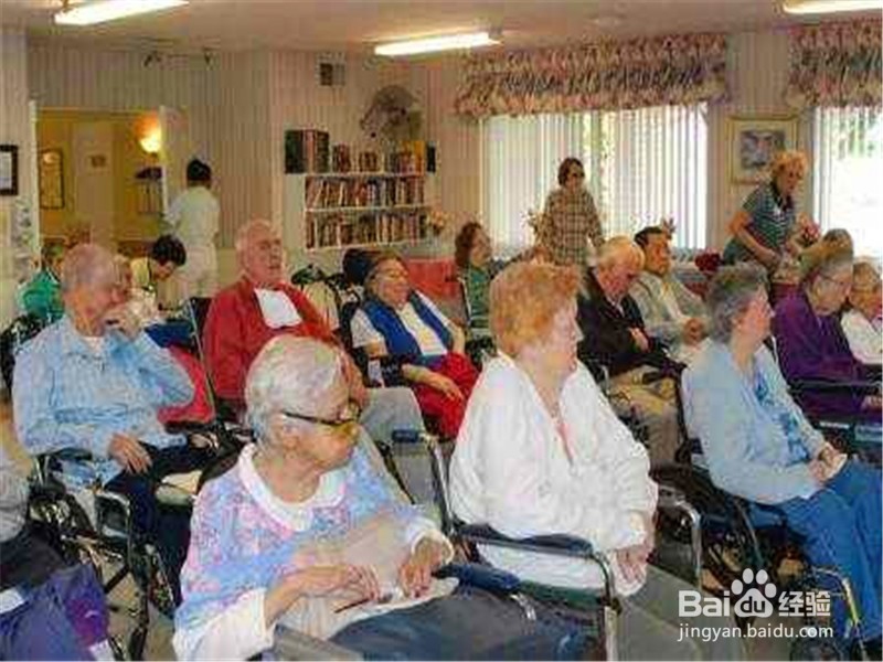 学生如何给老人做公益送礼品