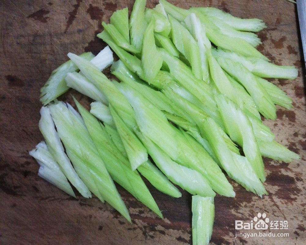 在家也能做的西芹炒腰果