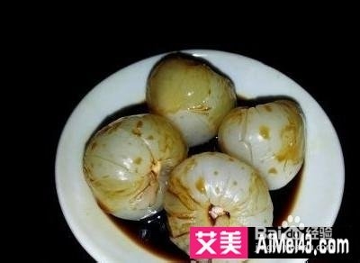 荔枝蘸酱油法