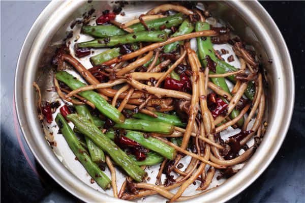 干煸茶树菇扁豆