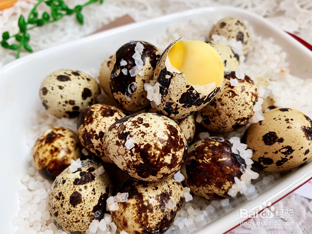 盐焗鹌鹑蛋的做法