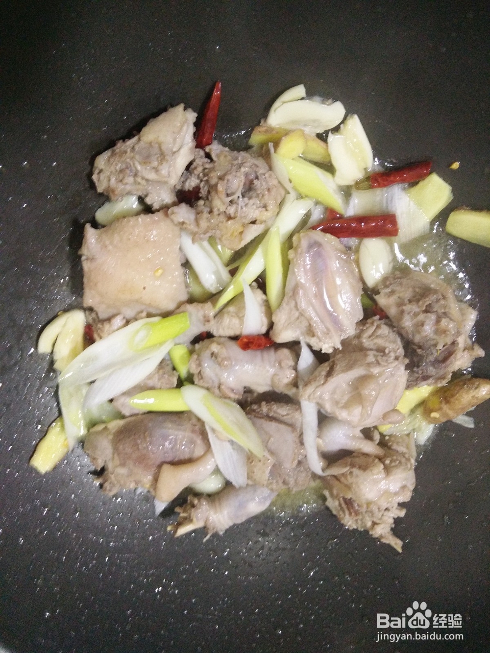 土豆焖鸡的做法