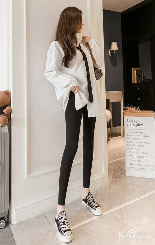 鲨鱼裤怎么搭配衣服