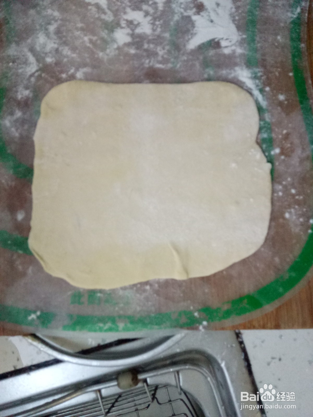 烙南瓜发面火腿肠卷