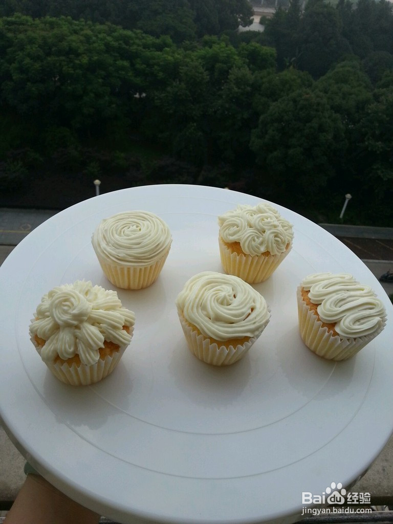 分蛋海绵杯子蛋糕的做法