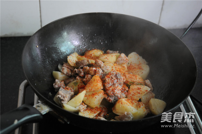 香辣土豆烧排骨