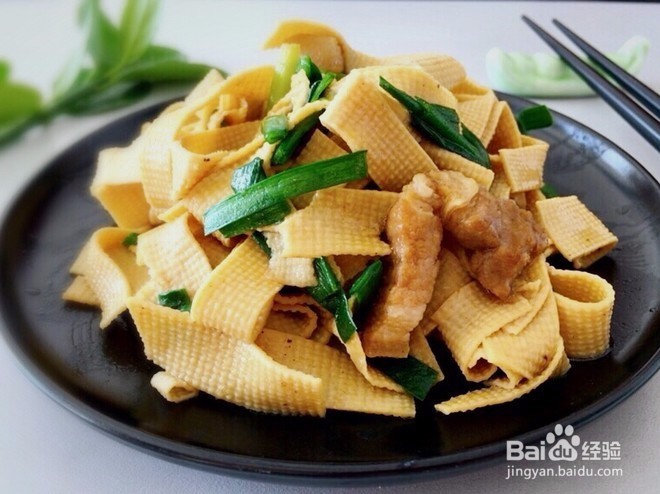 豆皮炒韭菜怎么做？家常做法详细教程图解~