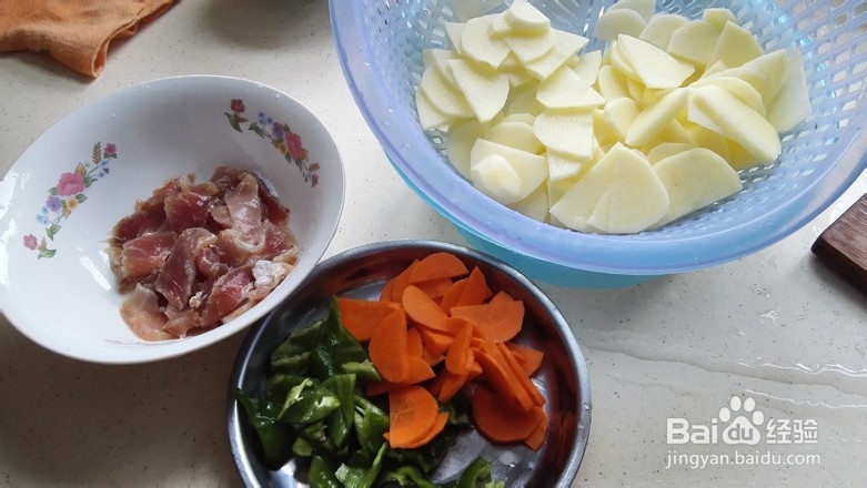 腊肉炒土豆片