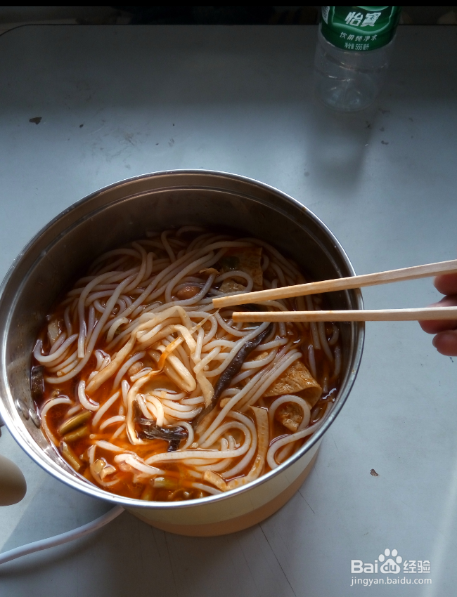 在宿舍如何自己动手煮一碗美味的螺蛳粉