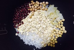 燕麦杂粮养胃粥
